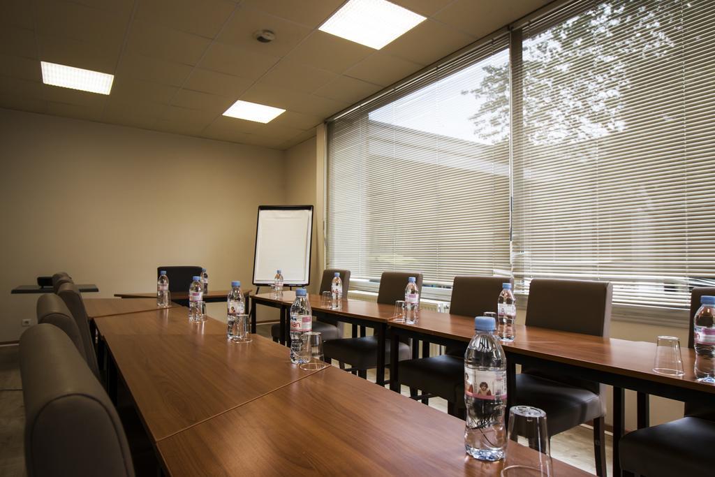 Limas Ambiance Hotel מראה חיצוני תמונה